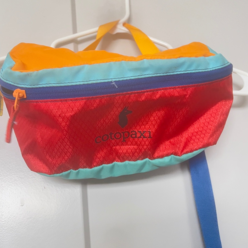 Cotopaxi activewear fanny pack satchel side bag crossbody bag